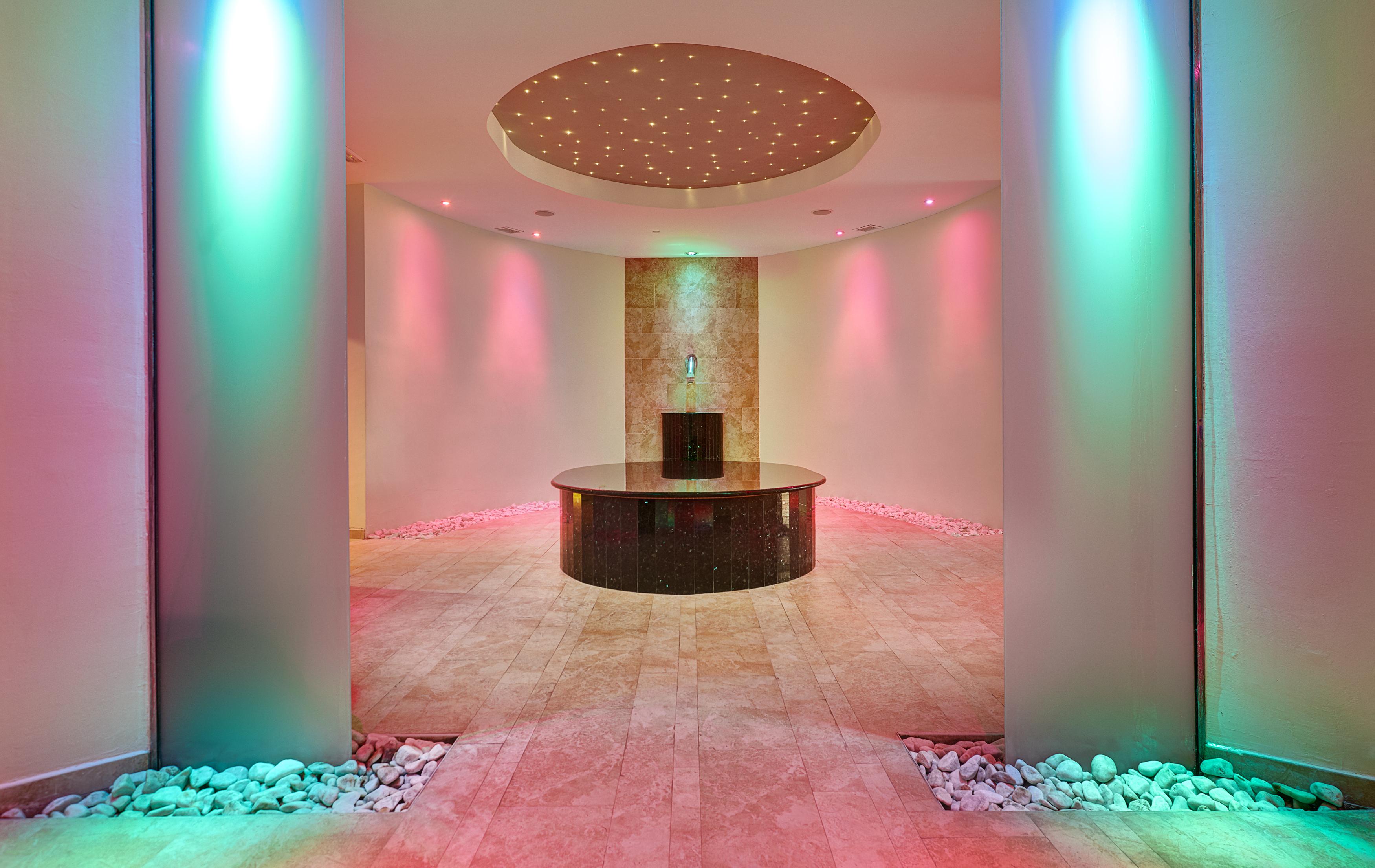 Hipotels Hipocampo Palace & Spa Кала Милор Екстериор снимка The spa at the InterContinental