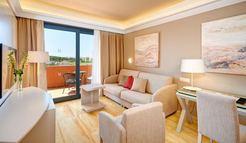 Hipotels Hipocampo Palace & Spa Кала Милор Екстериор снимка A living room